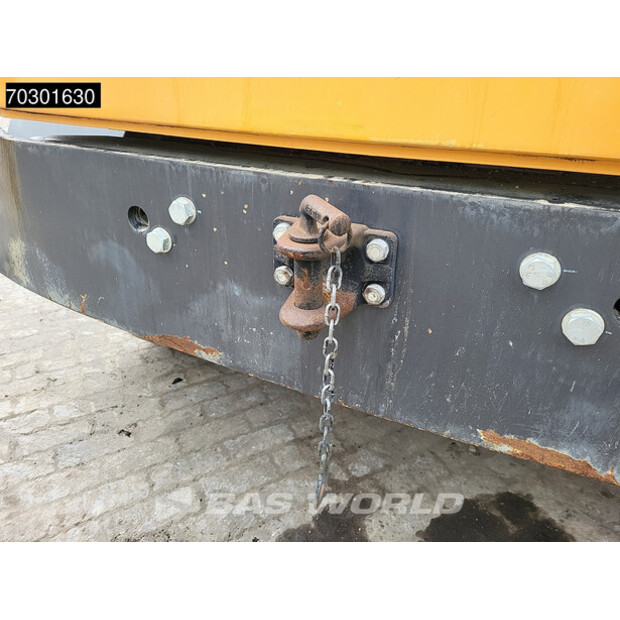 2017 كاس 836C AWD-43937447