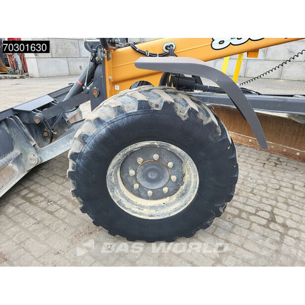 2017 كاس 836C AWD-43937474