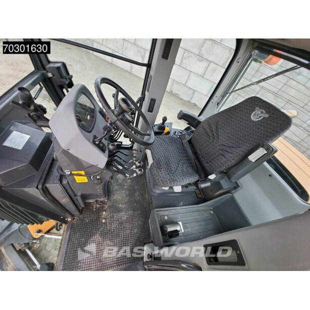 2017 كاس 836C AWD-43937480