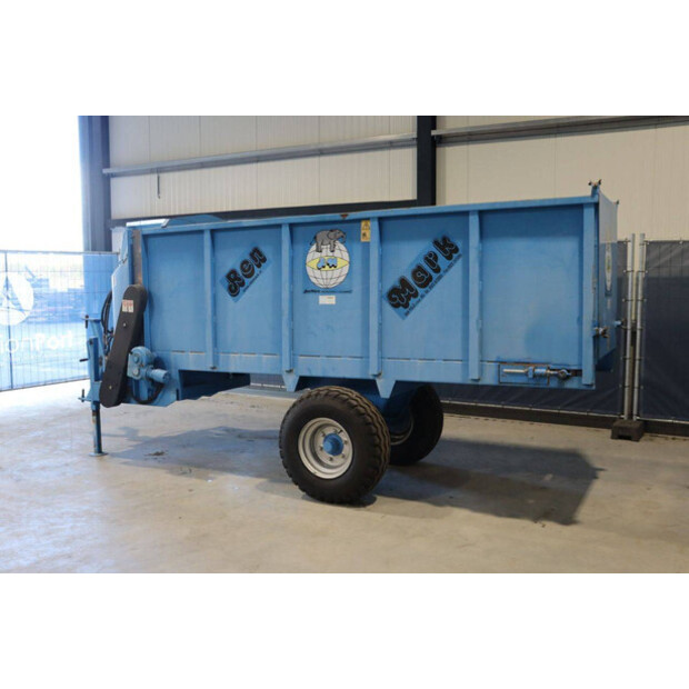 2014 MARK R301-43937604