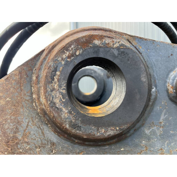 2019 Caterpillar 325-43938375