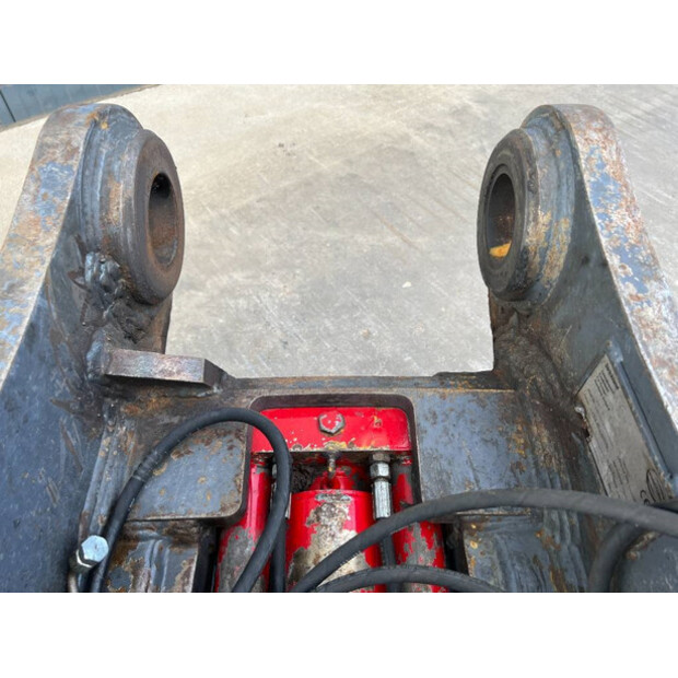 2019 Caterpillar 325-43938386