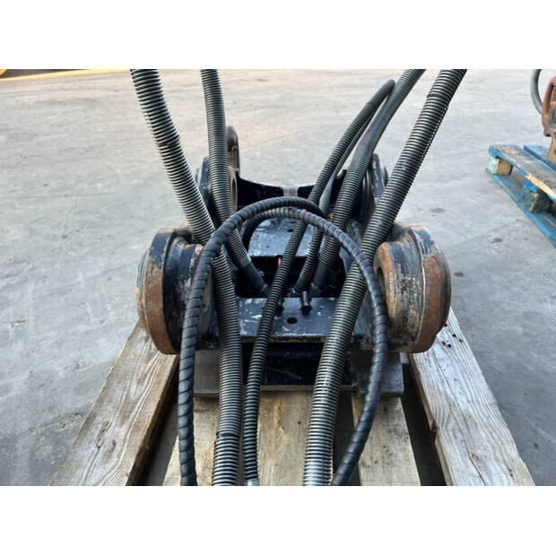 2018 OilQuick OQ65-43938660