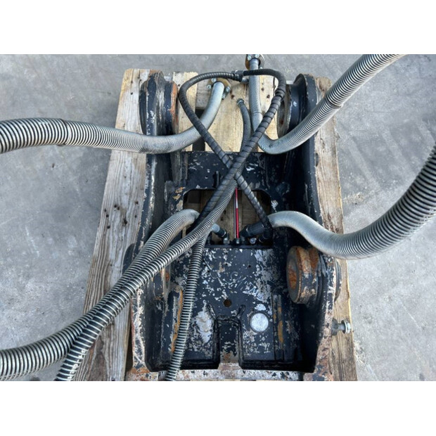 2018 OilQuick OQ65-43938666