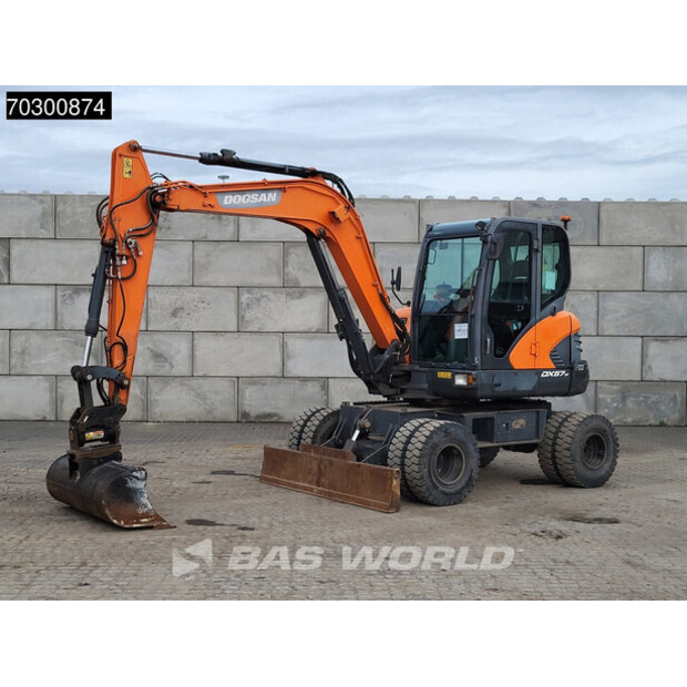 2017 Doosan DX57W-5-43939688