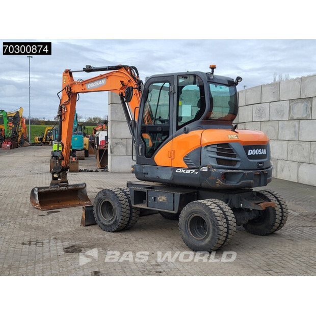 2017 Doosan DX57W-5-43939694