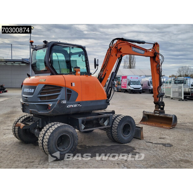 2017 Doosan DX57W-5-43939698