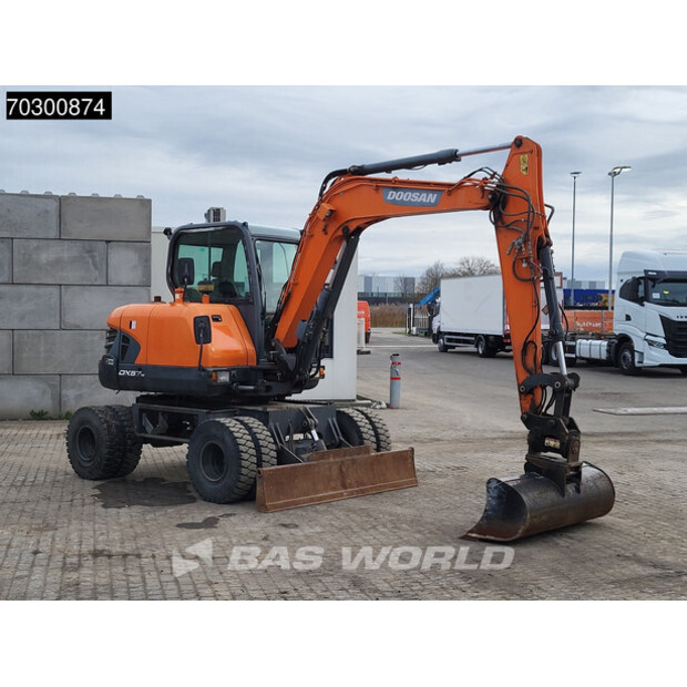 2017 Doosan DX57W-5-43939700