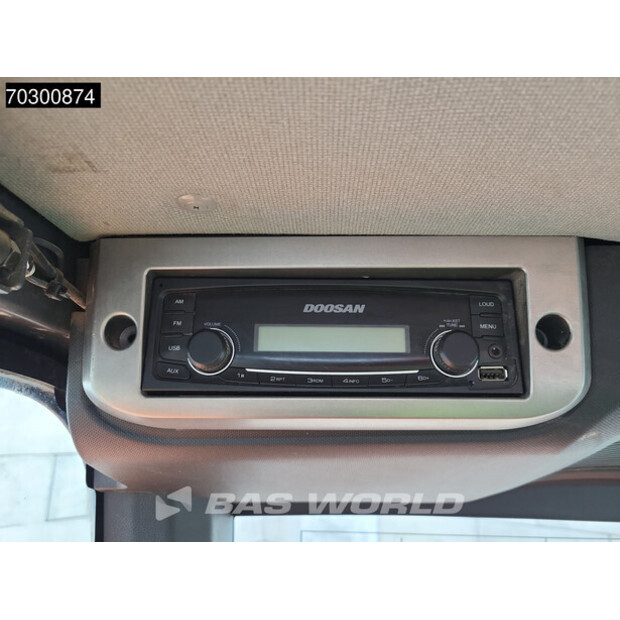 2017 Doosan DX57W-5-43939738