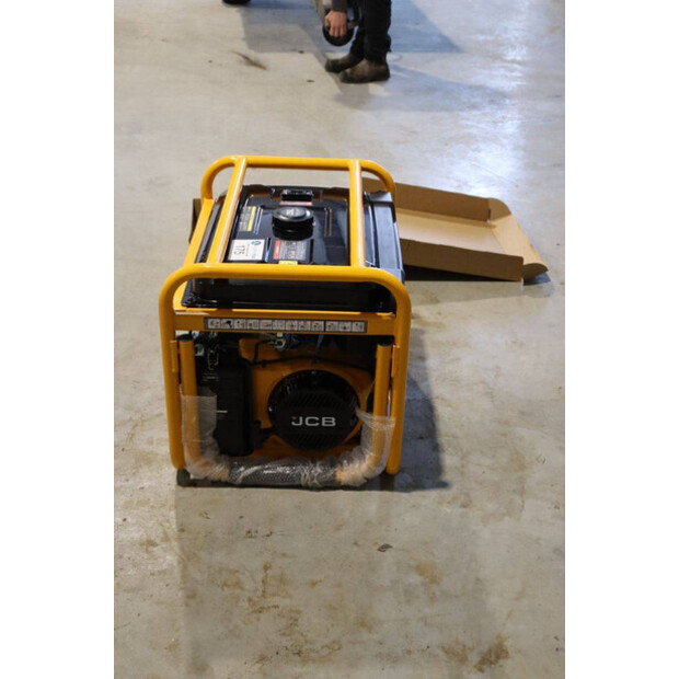 2024 جيه سي بي GNL8010PE-43939811