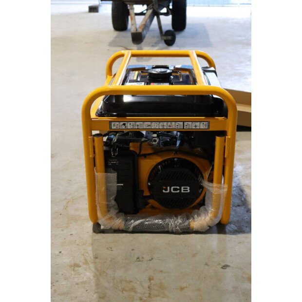 2024 جيه سي بي GNL8010PE-43939818