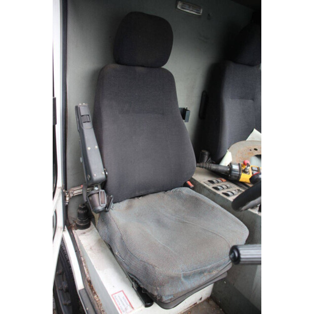 2007 HMF 214-43939937