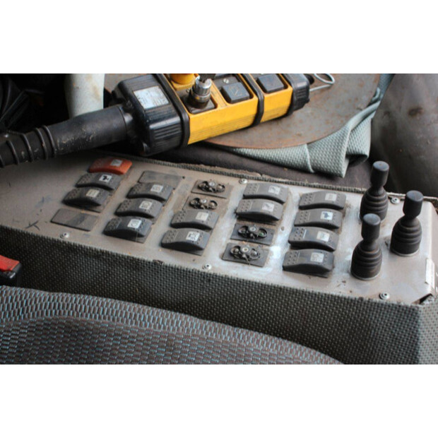 2007 HMF 214-43939940