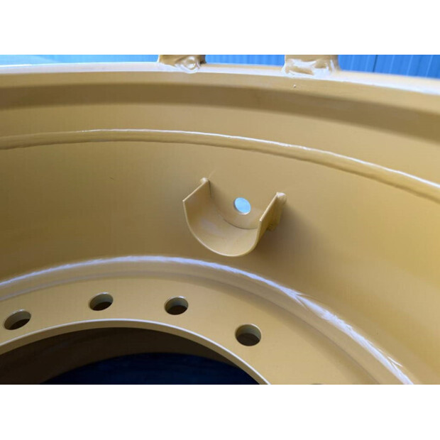 2025 Caterpillar 17.00-25/1.7-43940004