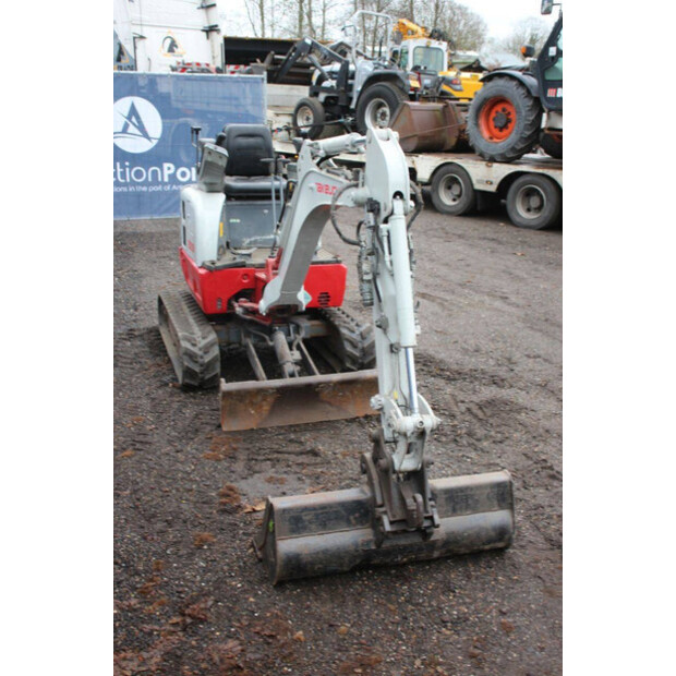 2019 تاكوتشي TB215R-43940238