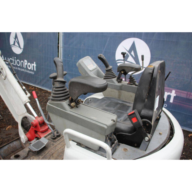 2019 تاكوتشي TB215R-43940262