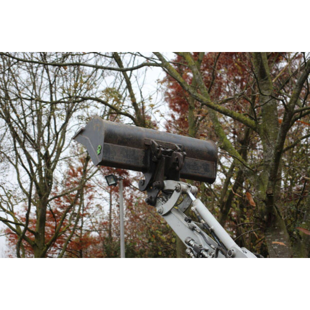 2019 تاكوتشي TB215R-43940273