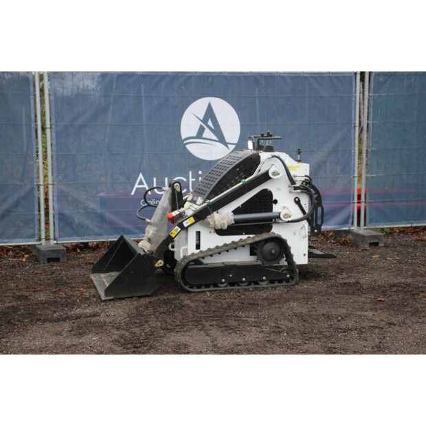 2025 LH T360-43940275