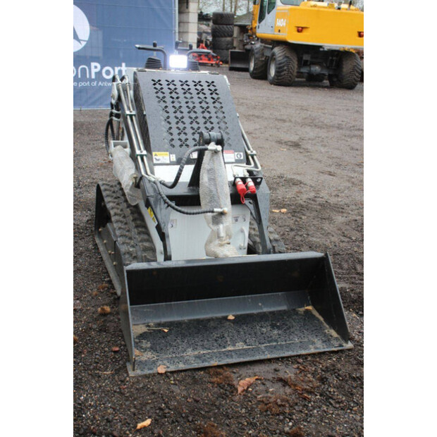 2025 LH T360-43940280