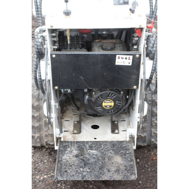 2025 LH T360-43940291