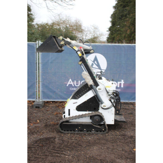 2025 LH T360-43940293