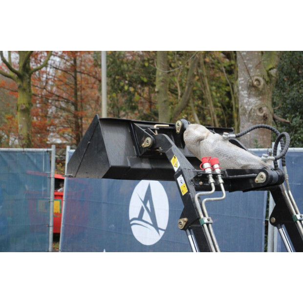 2025 LH T360-43940295