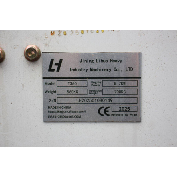 2025 LH T360-43940296