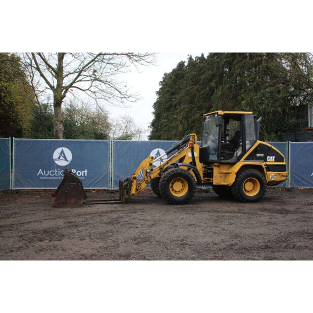 2001 Caterpillar 908-43940335