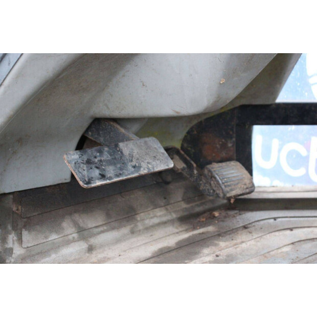 2001 Caterpillar 908-43940358