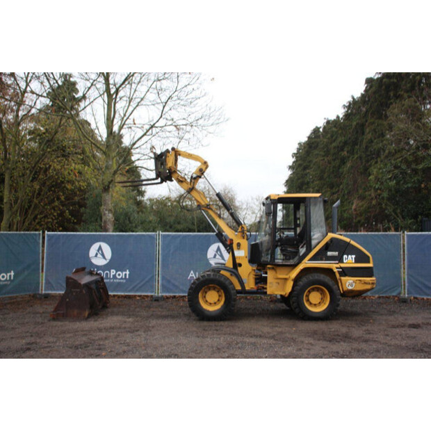 2001 Caterpillar 908-43940365