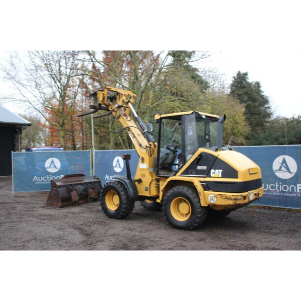 2001 Caterpillar 908-43940366