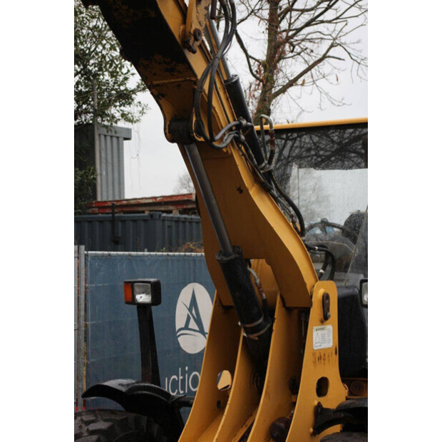 2001 Caterpillar 908-43940368