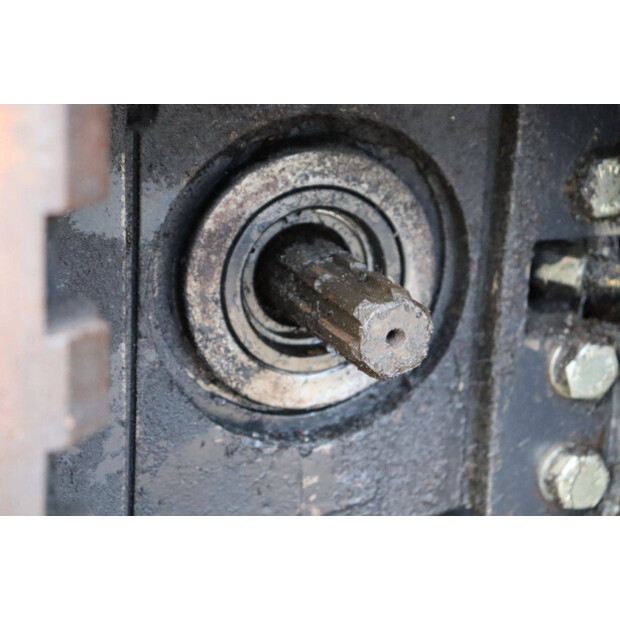 1996 فالميت 6100-43940506