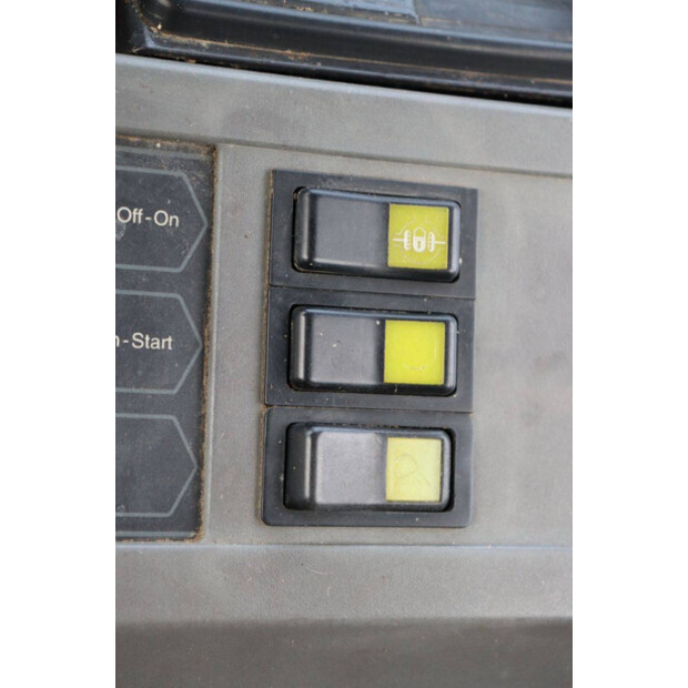 1996 فالميت 6100-43940520