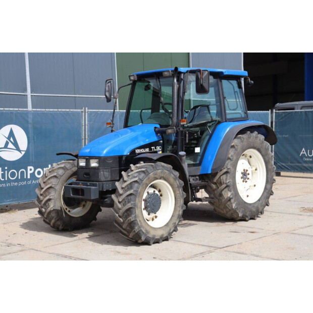 2001 نيو هولاند TL90-43940566