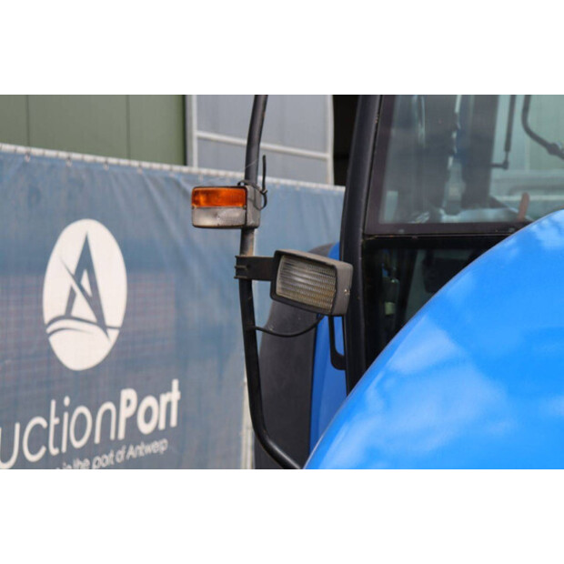 2001 نيو هولاند TL90-43940573