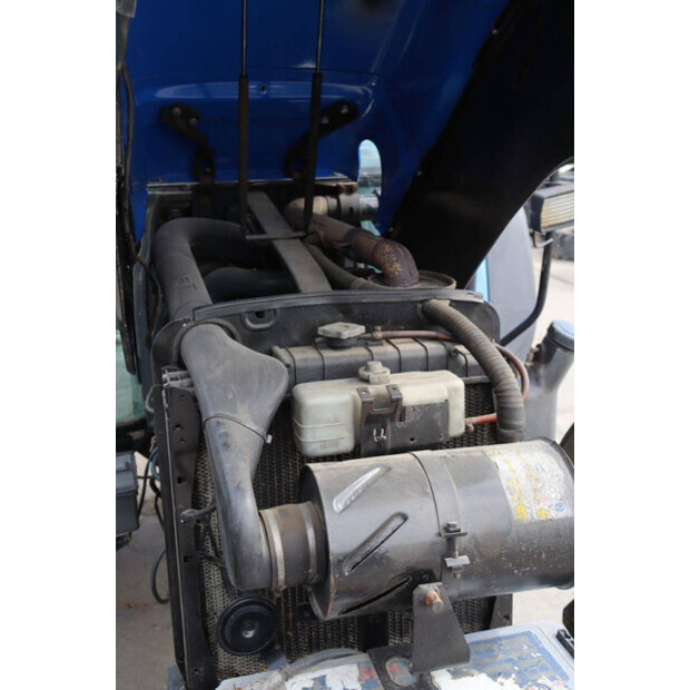 2001 نيو هولاند TL90-43940588