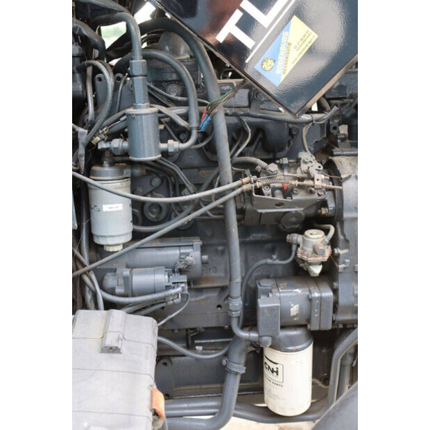 2001 نيو هولاند TL90-43940589