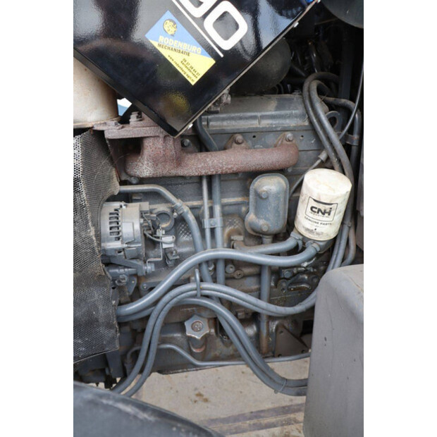 2001 نيو هولاند TL90-43940592