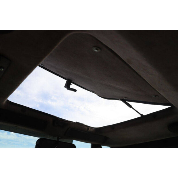 2001 نيو هولاند TL90-43940611