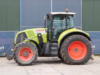 صورة ل تراكتورات زراعية 2008 كلاس Axion 850