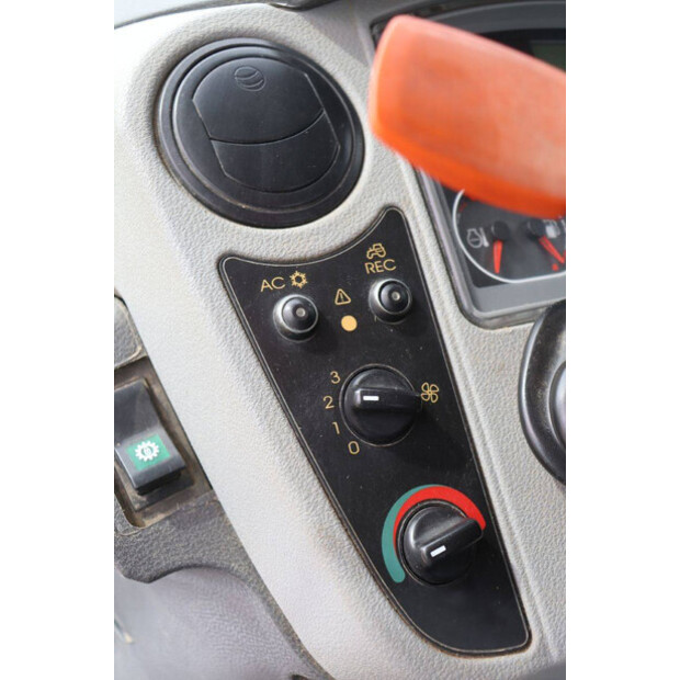 2008 CLAAS Axion 850-43940659