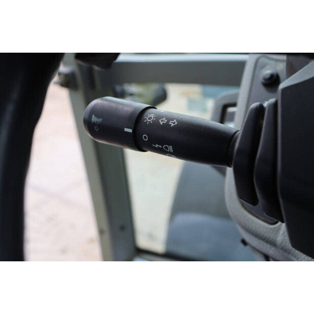 2008 CLAAS Axion 850-43940662