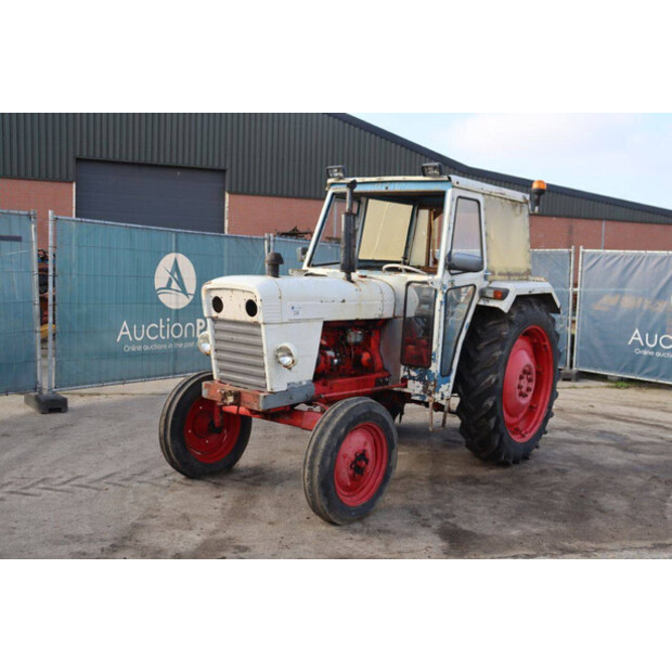 2020 دافيد براون D8T-43940820