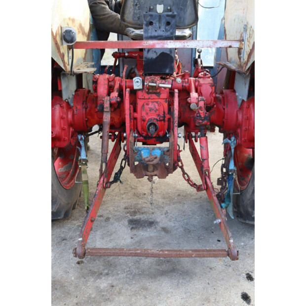 2020 دافيد براون D8T-43940828