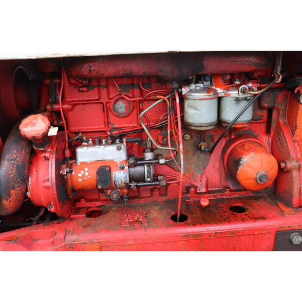 2020 دافيد براون D8T-43940845