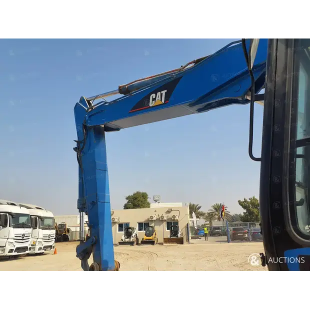 2004 Caterpillar M318-43943317