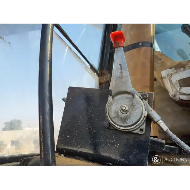 2004 Caterpillar M318-43943325