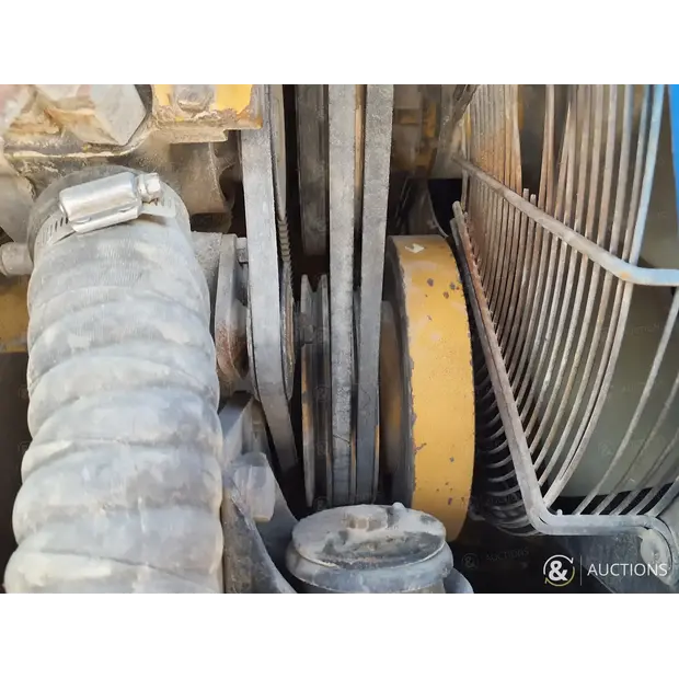 2004 Caterpillar M318-43943333