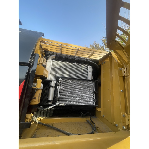 2024 كاتربيلر 320D2L-43943410